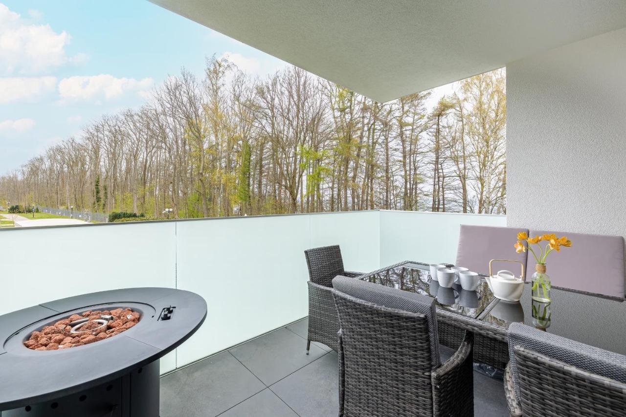Platinium Apartment By Renters Prestige Rewal Exterior foto