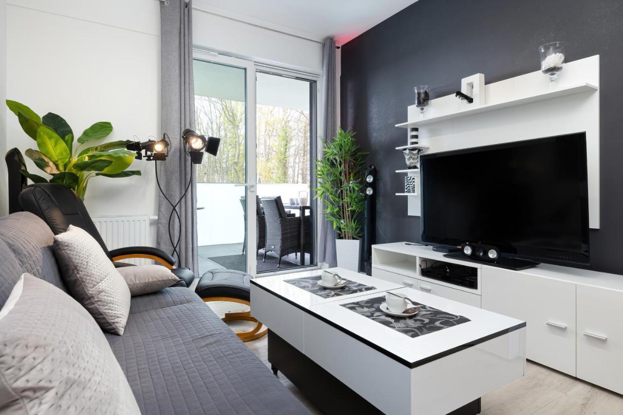 Platinium Apartment By Renters Prestige Rewal Exterior foto