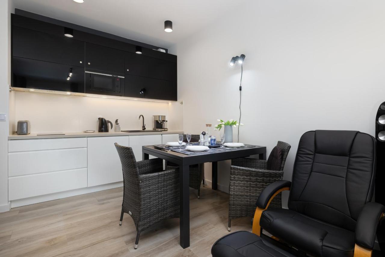 Platinium Apartment By Renters Prestige Rewal Exterior foto