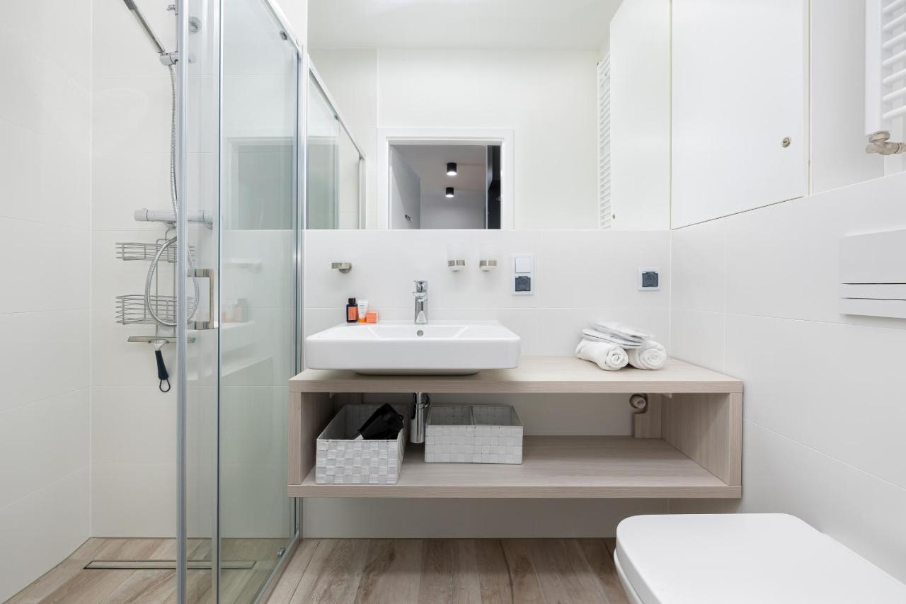 Platinium Apartment By Renters Prestige Rewal Exterior foto