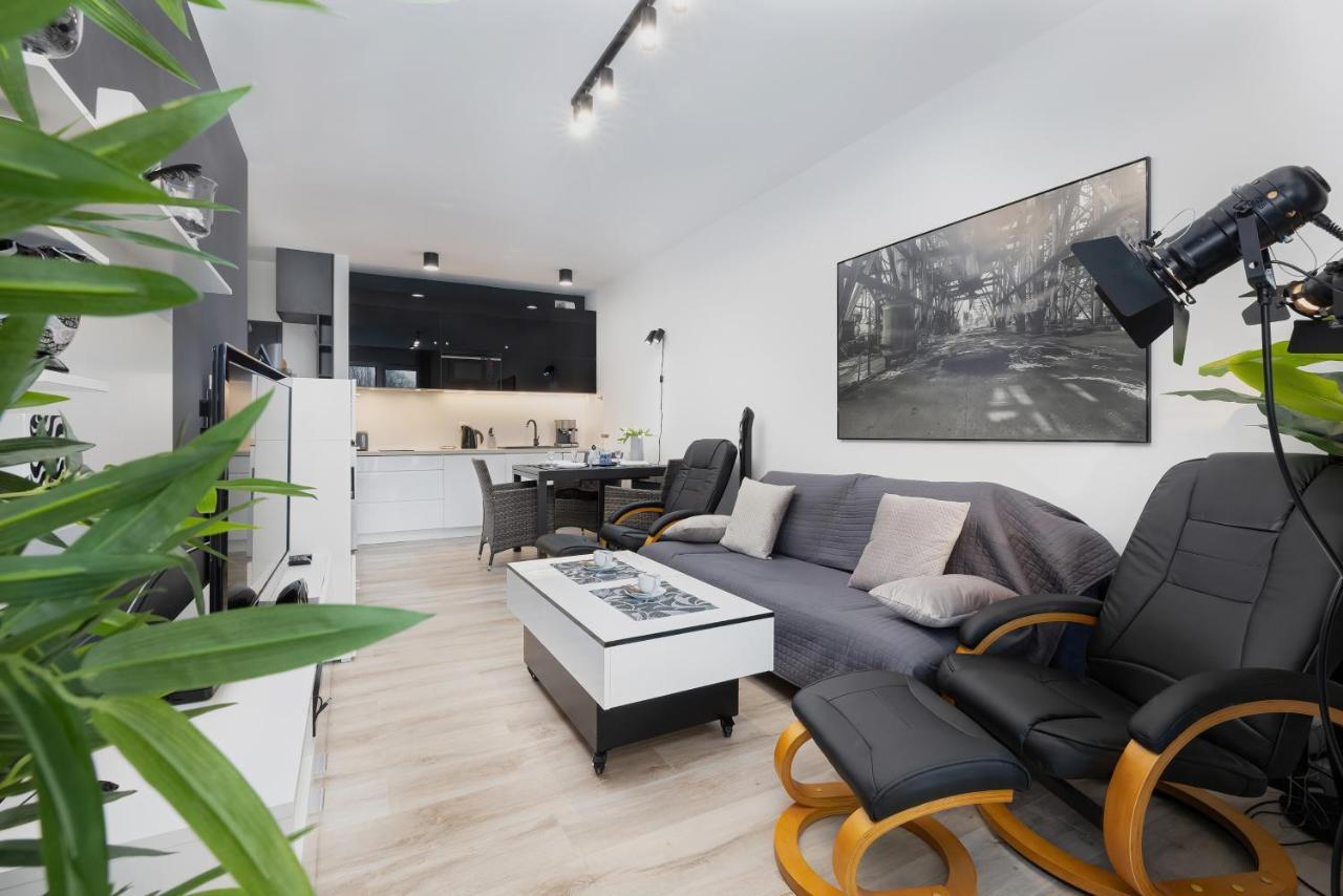 Platinium Apartment By Renters Prestige Rewal Exterior foto